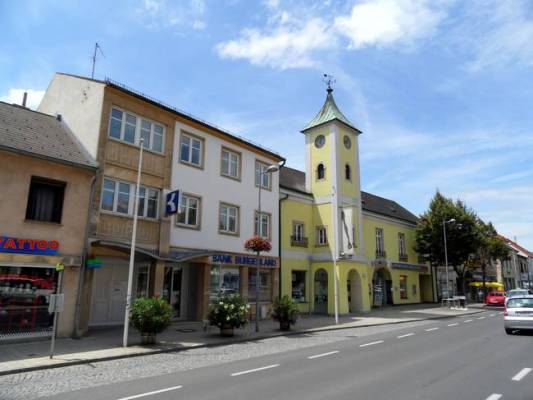 Autobus Neusiedl am See Hauptplatz